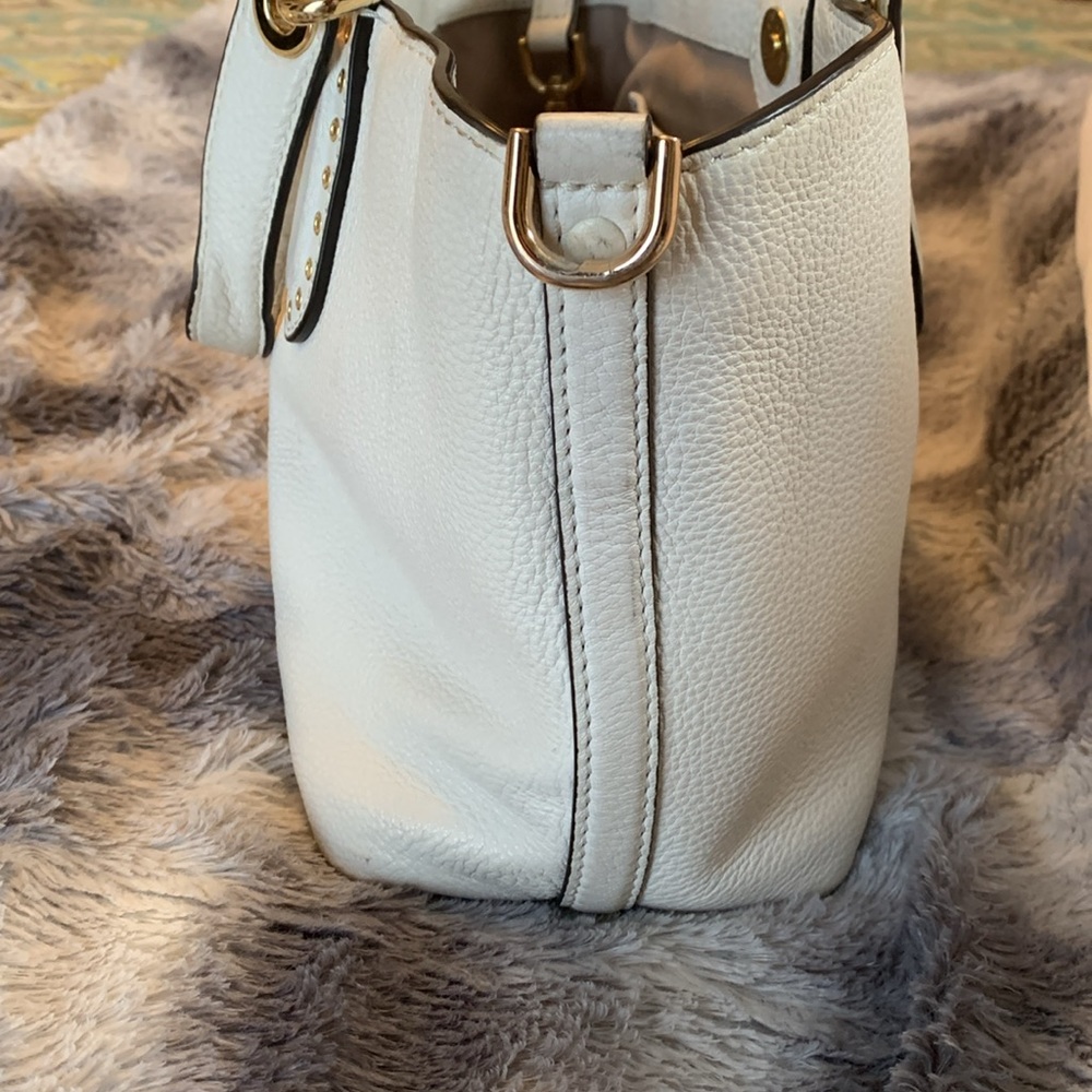 Michael Kors small white/gold hand bag - Picture 7 of 13